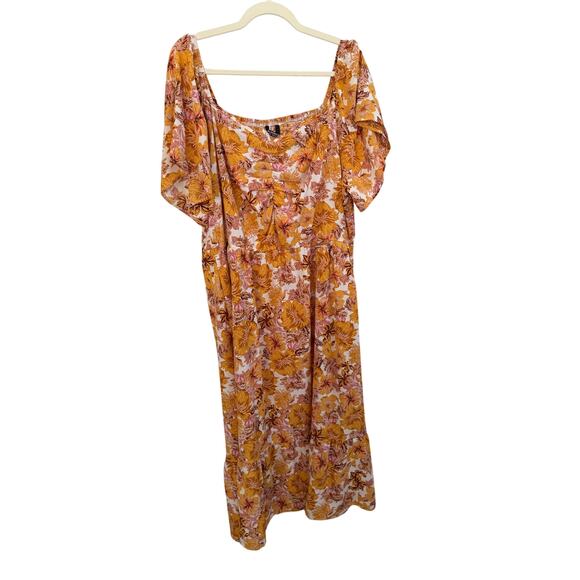 BloomChic Floral Heart Neckline Flutter Sleeve Dress - Picture 3 of 9
